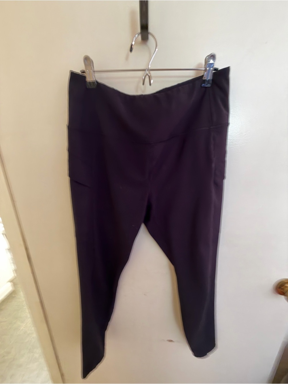 Avalanche Black Leggings with Side Pockets